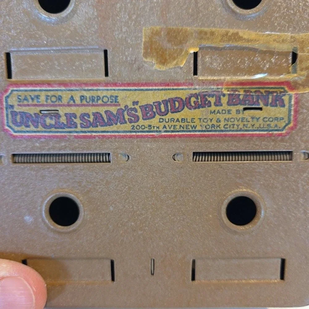 4.5 W X 5.25 T UNCLE SAMS BUDGET BANK MADE BY‎ DURABLE TOY AND NOVELTY CO NO KEY